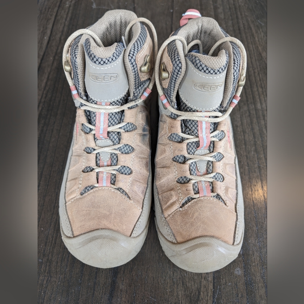 Keen women's targhee hiking boots